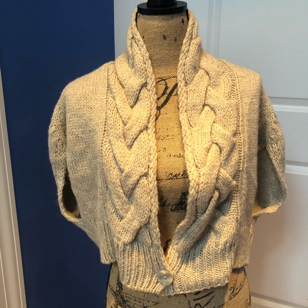 Beautiful Thick Crop Sweater Shrug cardigan - Picture 2 of 8